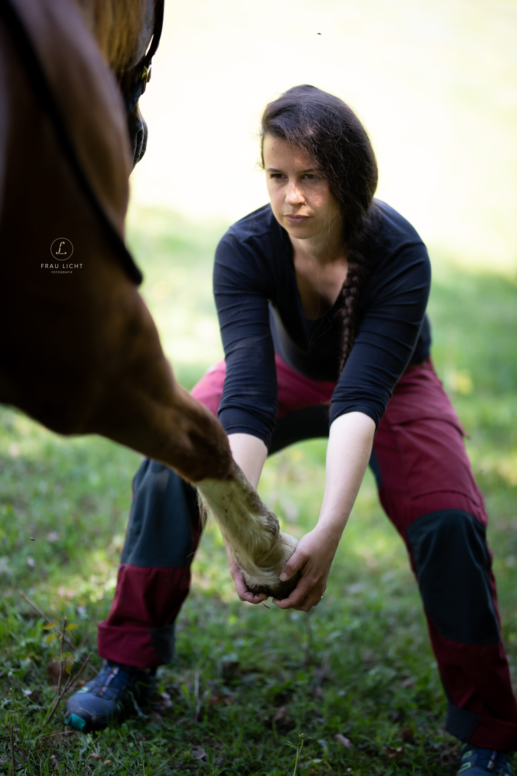 Vanessa Gfrerer mit Pferd bei der Tiertherapie